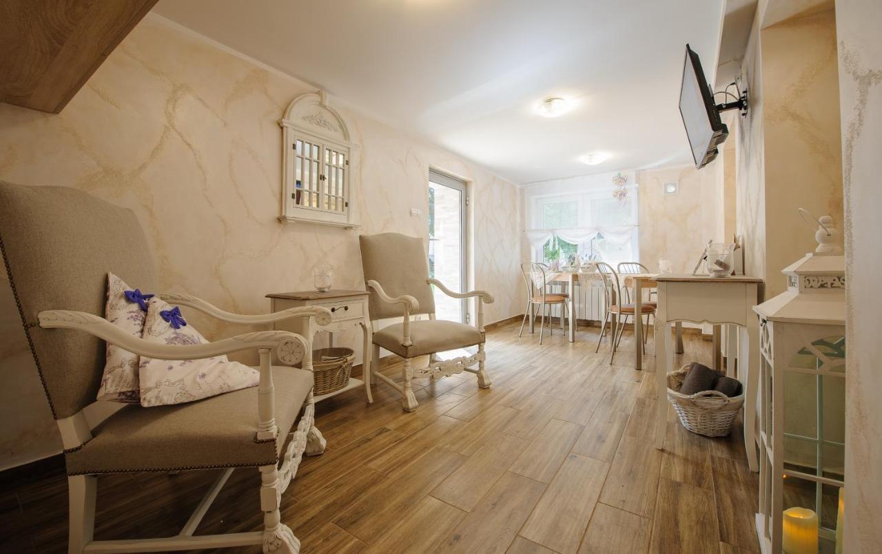 Apartamenty Crystal تشيخوتشينيك المظهر الخارجي الصورة